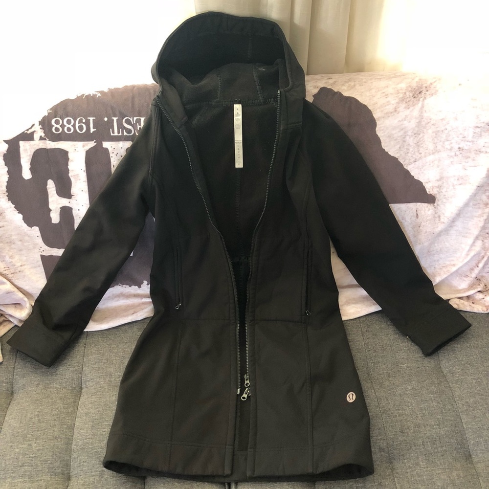 LULULEMON black rain/winter coat